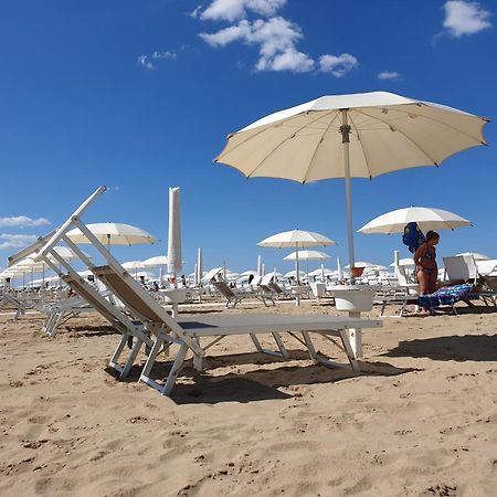 Hotel Kim Rimini Exterior foto