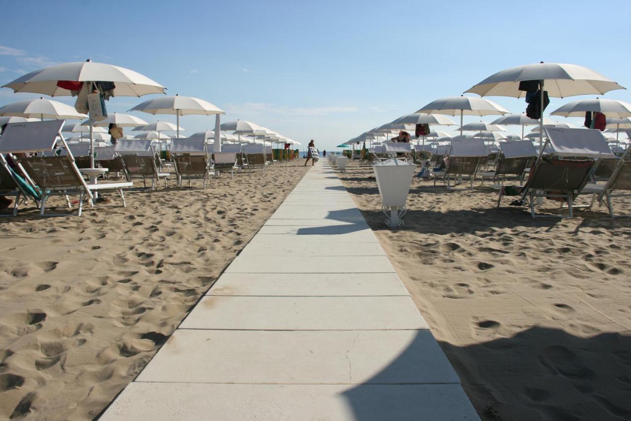 Hotel Kim Rimini Exterior foto